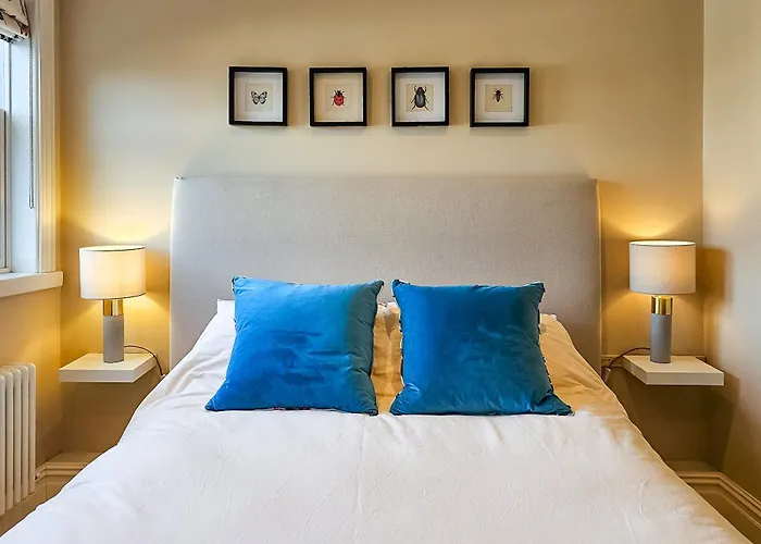 Exclusive 3 Bedroom Penthouse - 2 Bath & Mezzanine