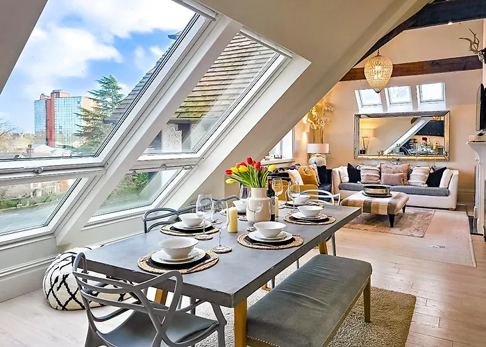Exclusive 3 Bedroom Penthouse - 2 Bath & Mezzanine