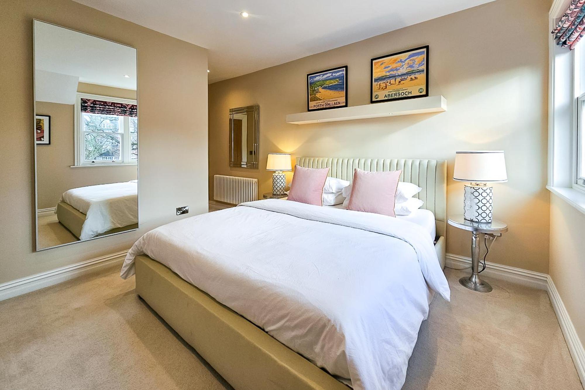 Exclusive 3 Bedroom Penthouse - 2 Bath & Mezzanine * Harrogate