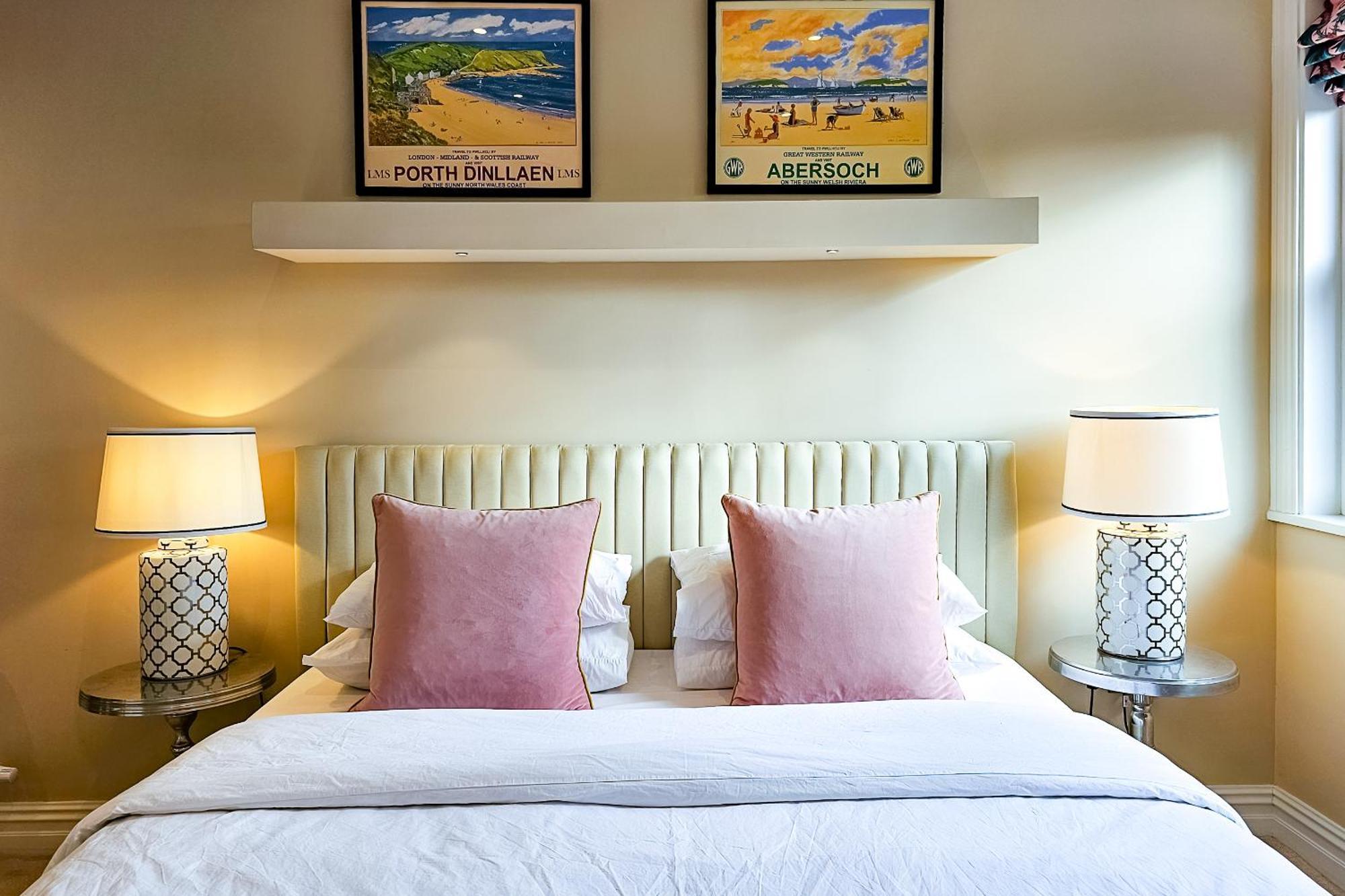 Apartment Exclusive 3 Bedroom Penthouse - 2 Bath & Mezzanine