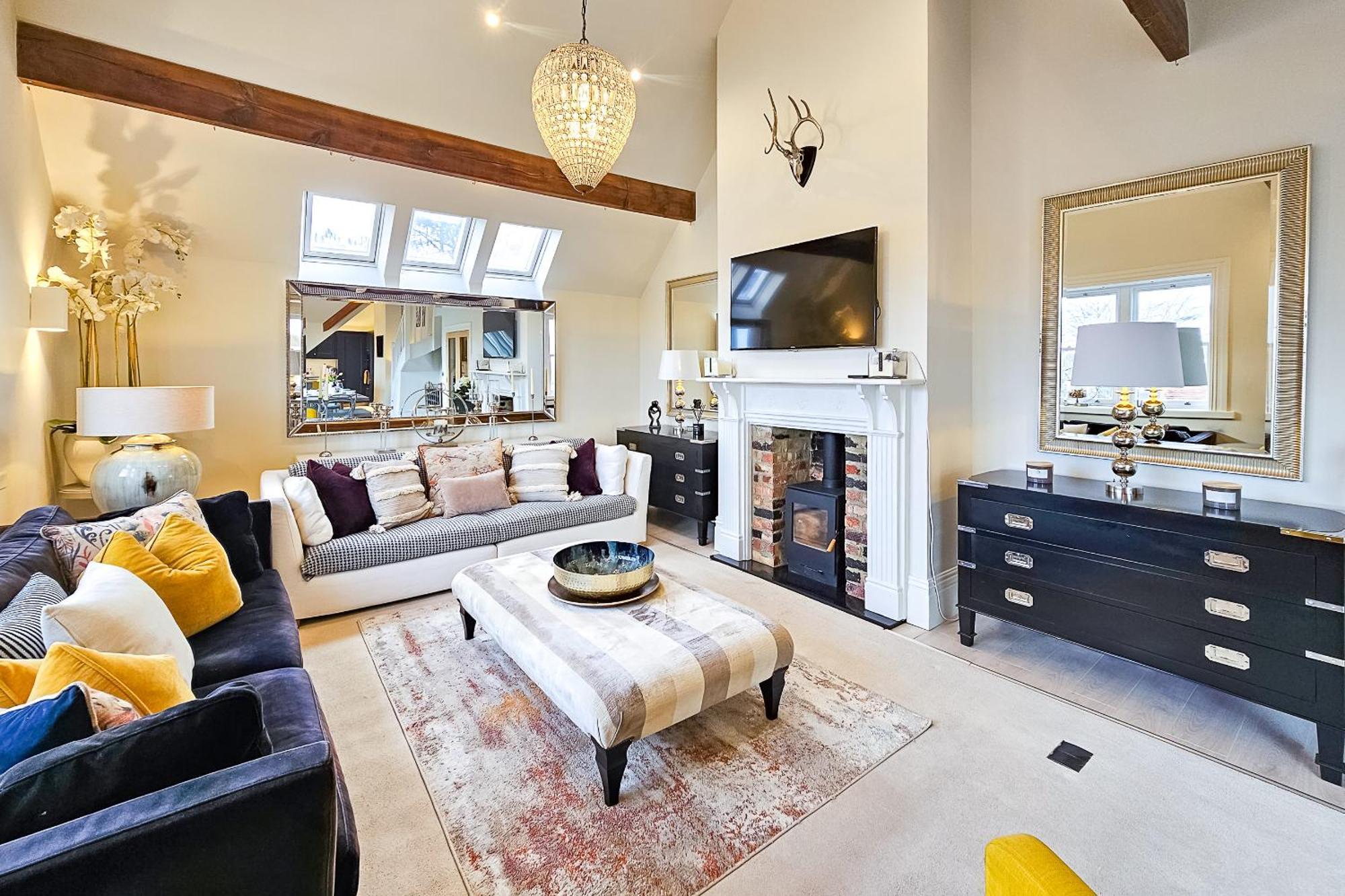 Apartment Exclusive 3 Bedroom Penthouse - 2 Bath & Mezzanine Harrogate