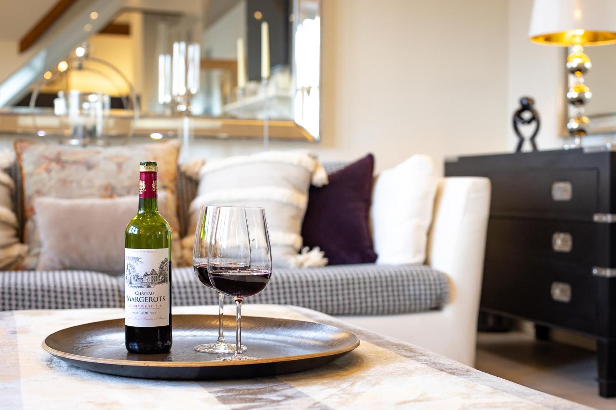 Exclusive 3 Bedroom Penthouse - 2 Bath & Mezzanine Apartment