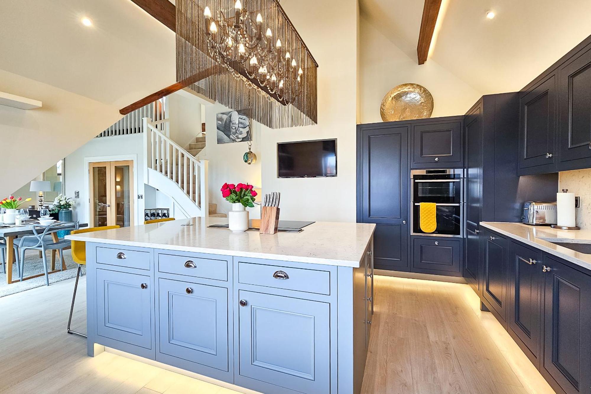 Exclusive 3 Bedroom Penthouse - 2 Bath & Mezzanine Apartment