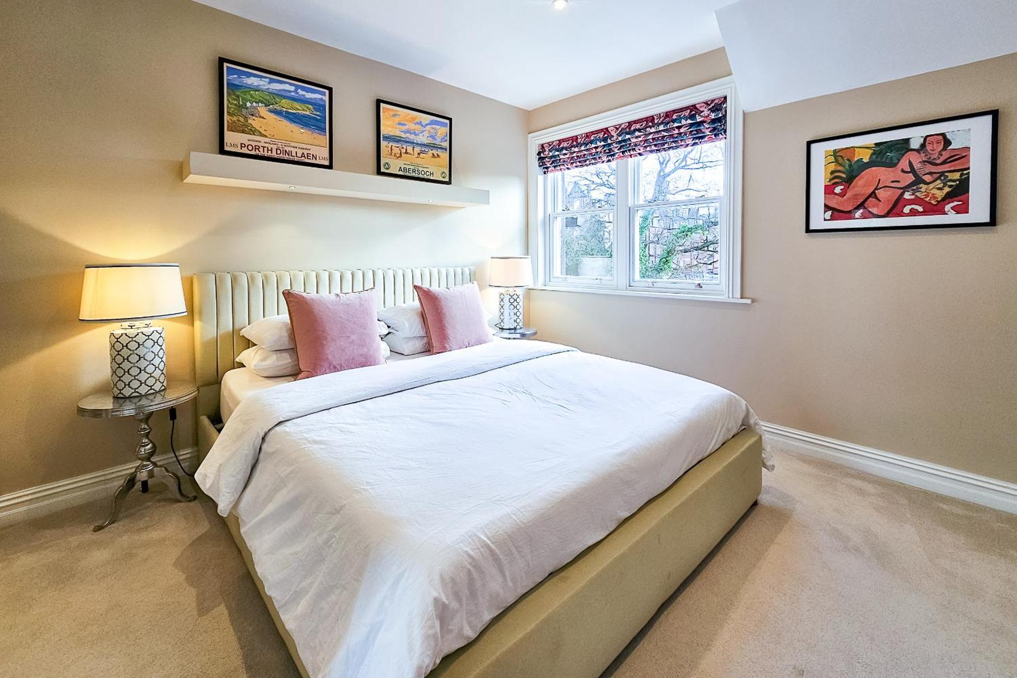 Exclusive 3 Bedroom Penthouse - 2 Bath & Mezzanine