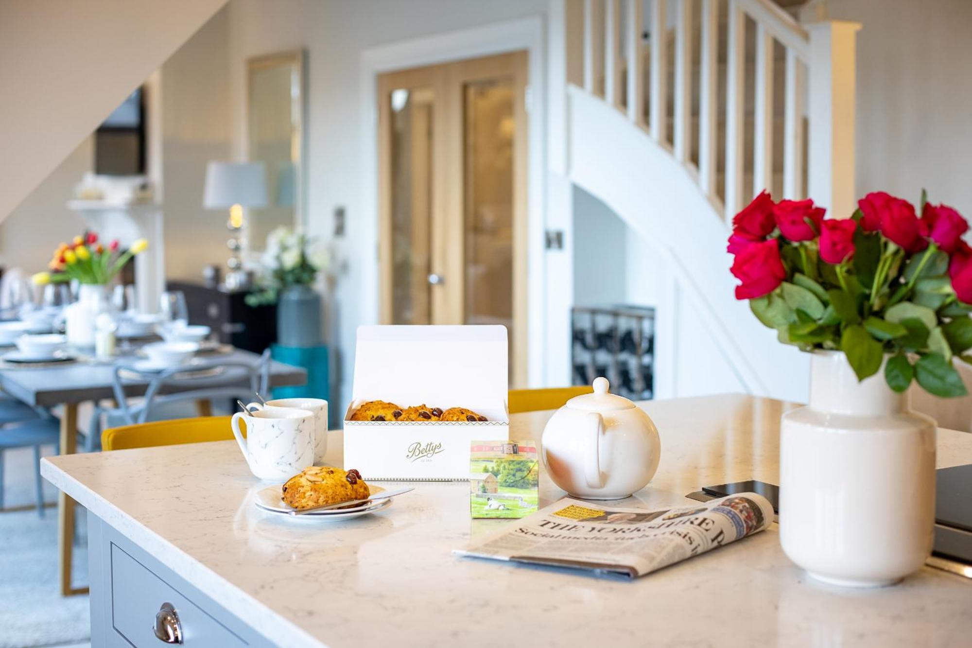 Exclusive 3 Bedroom Penthouse - 2 Bath & Mezzanine Harrogate